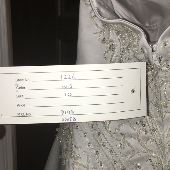 Wedding Dress from Signature Design - Picture 4 of 6